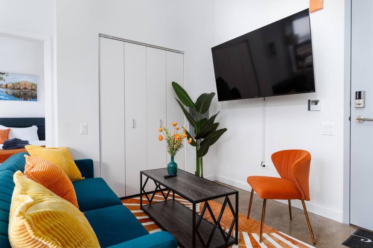 Majestic Modern Style Front Rooftop Wfh Gym *